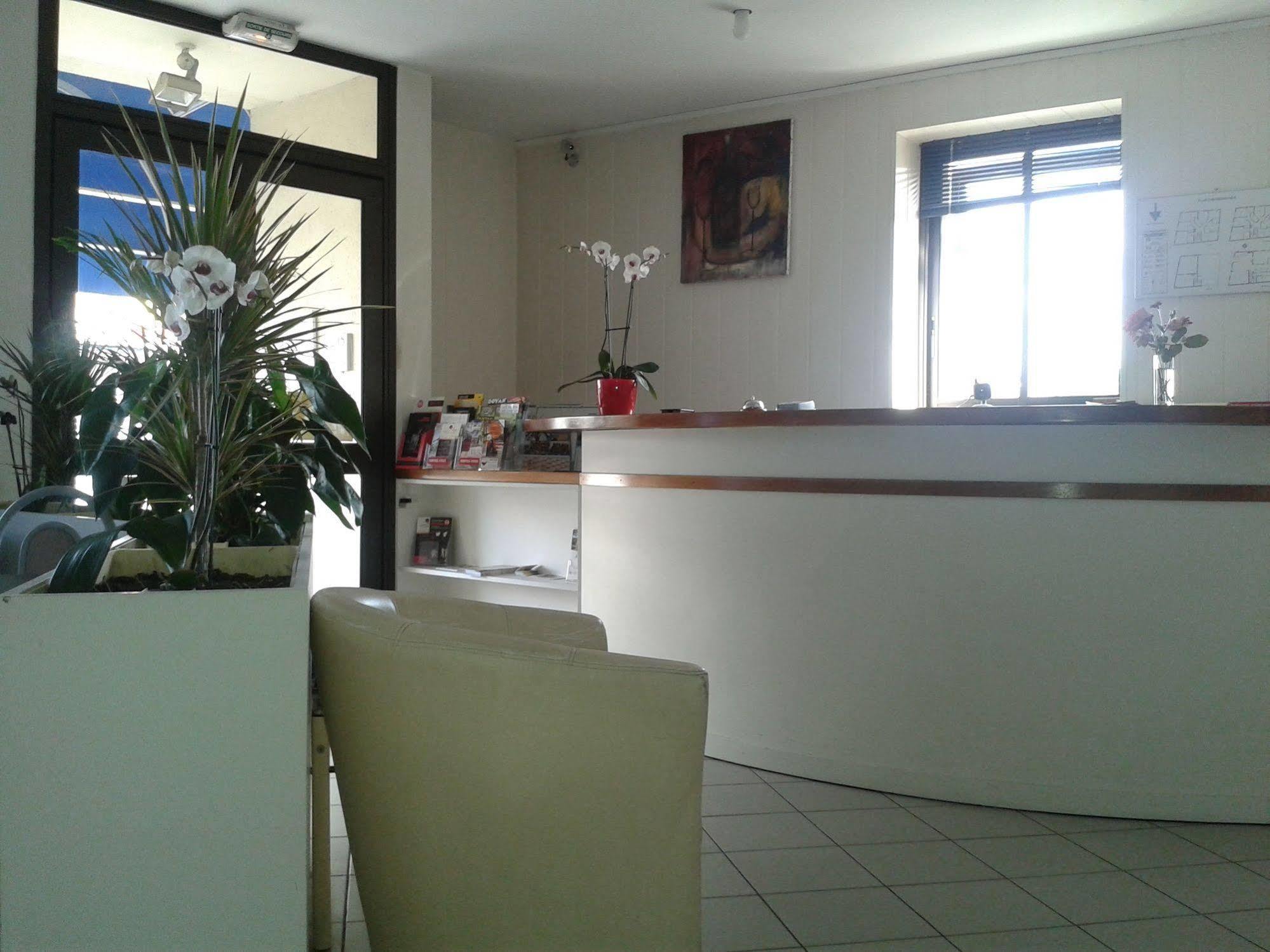 Hotel Entre 2 Mers Proche Bordeaux Carbon-Blanc ภายนอก รูปภาพ